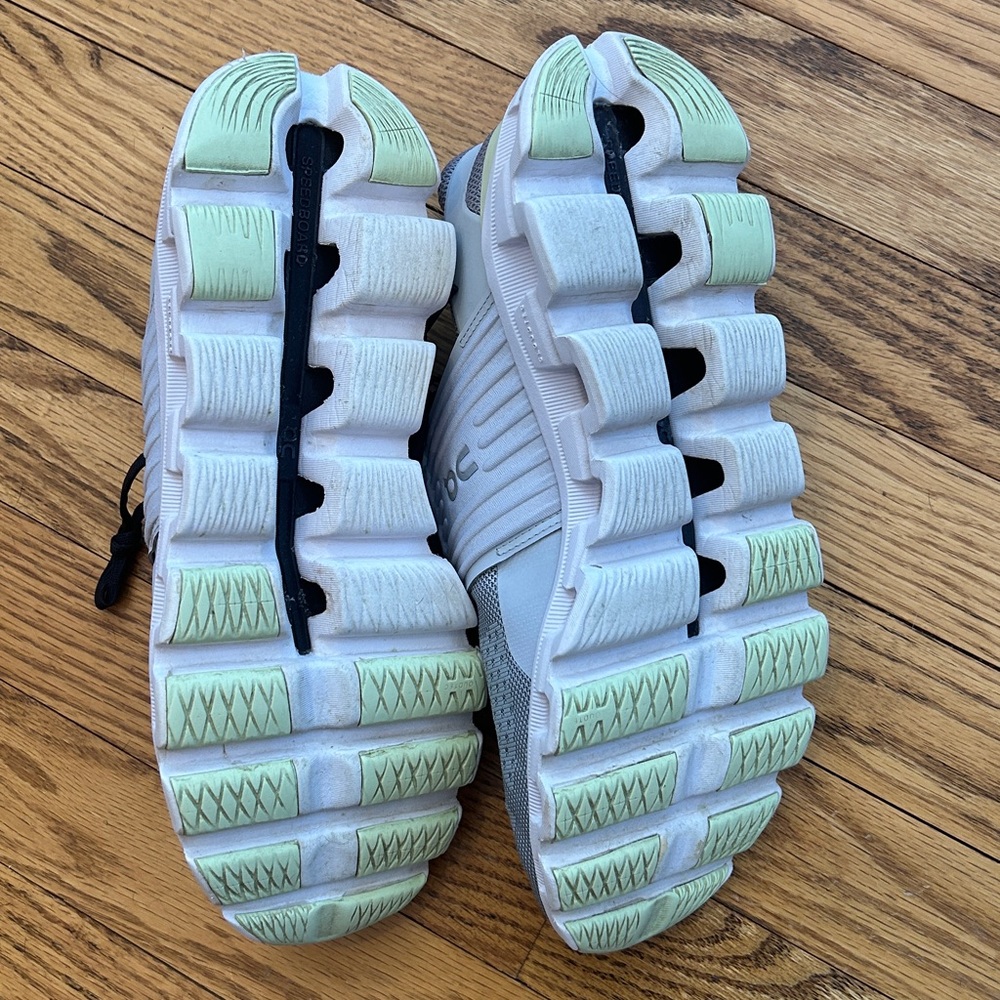 On Cloudswift Running Shoes - Picture 3 of 7